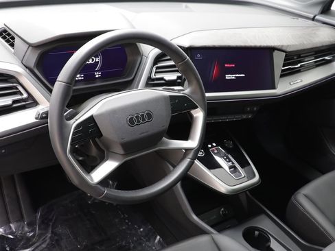 Used 2024 Audi Q4 e-tron Premium Plus w/ Premium Plus image 7