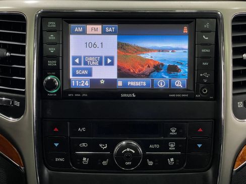 Used 2012 Jeep Grand Cherokee Overland AWD/4WD image 24