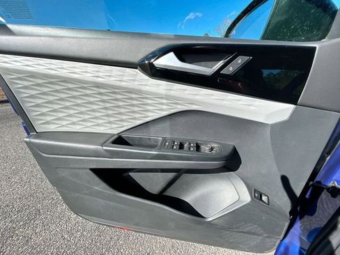 Used 2023 Volkswagen Taos S image 17