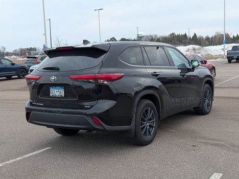 Used 2020 Toyota Highlander L image 4