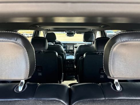 Used 2023 Jeep Grand Cherokee L Laredo AWD/4WD image 13