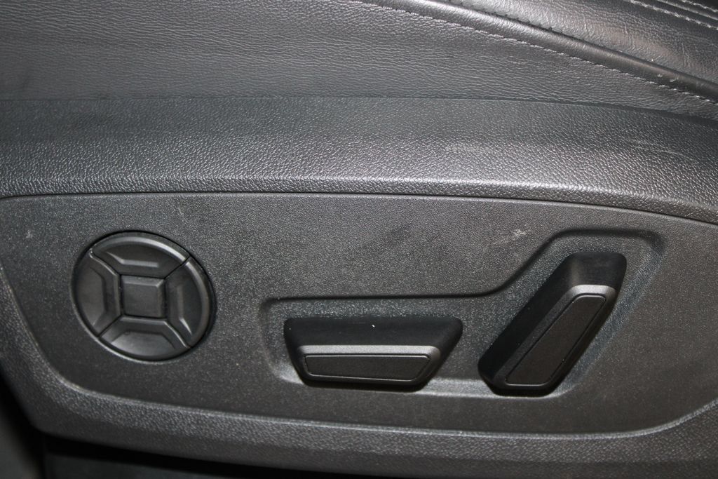 Used 2025 Audi Q3 2.0T Premium AWD/4WD image 17