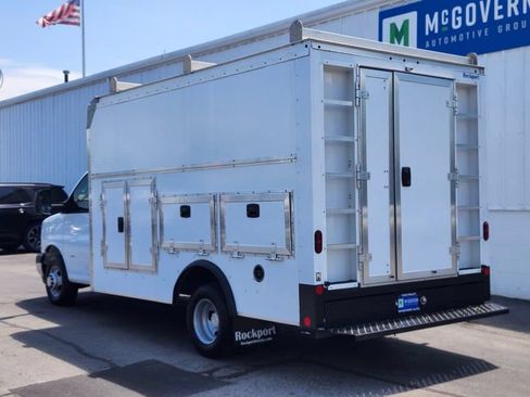 Used 2022 Chevrolet Express 3500 w/ Power Convenience Package RWD image 3