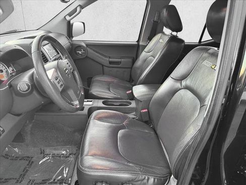 Used 2015 Nissan Xterra PRO-4X w/ Pro-4x Leather Package image 10