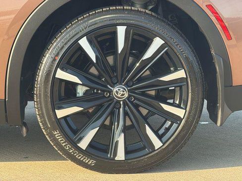 Certified 2026 Toyota Crown Platinum AWD/4WD image 31