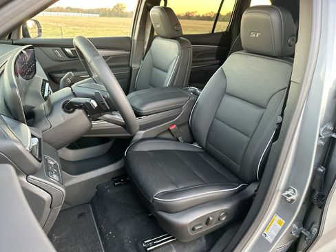 New 2026 Buick Enclave Sport Touring image 11