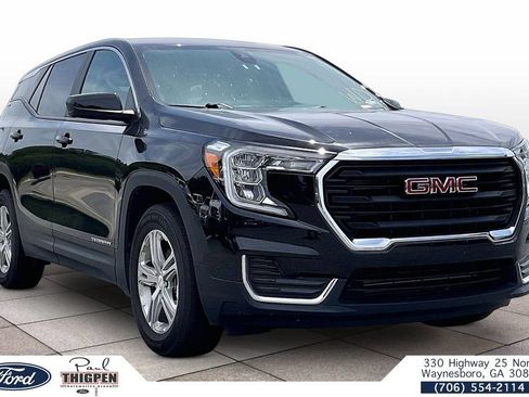 Used 2024 GMC Terrain SLE FWD image 1