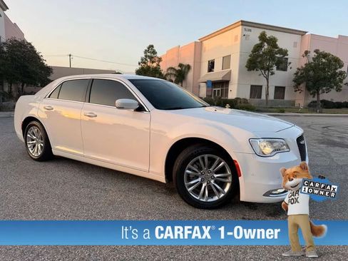 Used 2021 Chrysler 300 Touring L RWD image 3