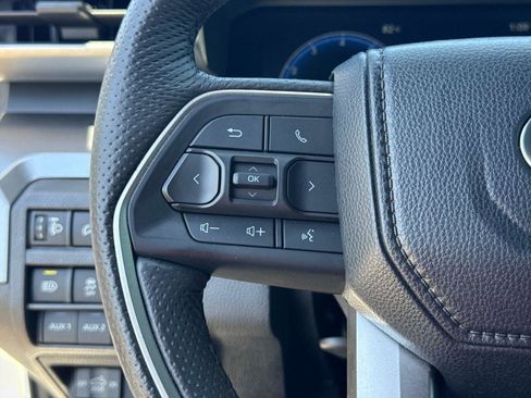 Used 2024 Toyota Tacoma TRD Sport w/ TRD Sport Upgrade Package image 29