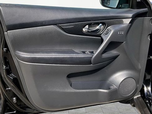Used 2017 Nissan Rogue SL w/ SL Premium Package FWD image 21