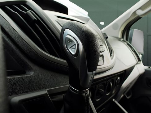 Used 2019 Ford Transit 150 XLT image 27