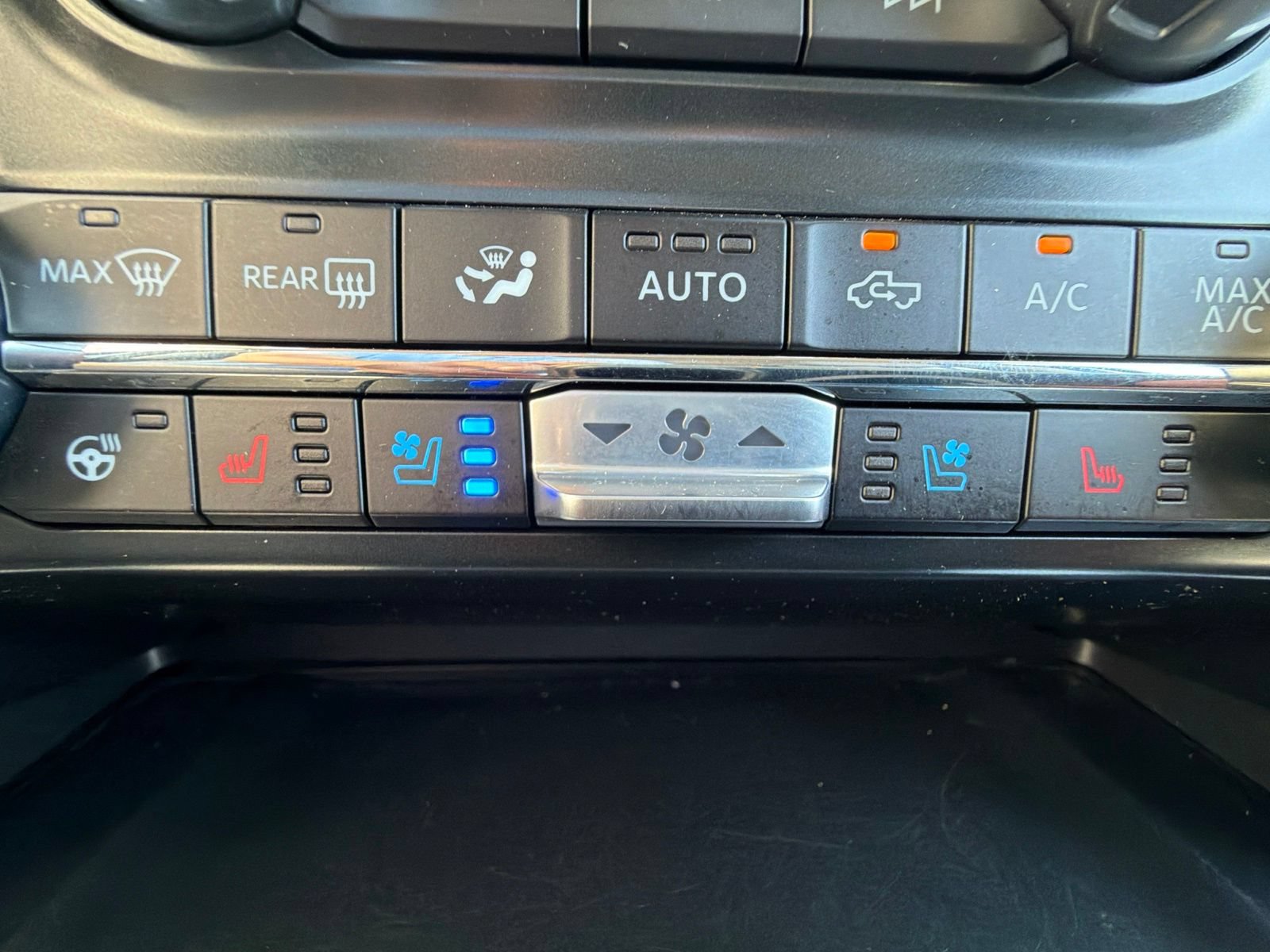 Used 2025 Ford F150 Lariat w/ Equipment Group 501A Mid AWD/4WD image 22