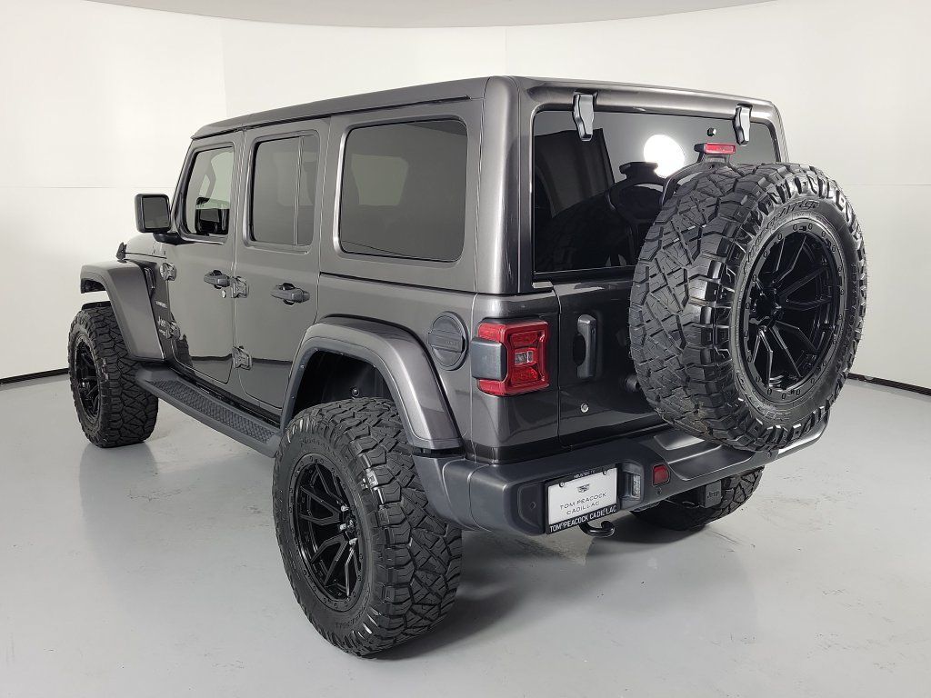Used 2018 Jeep Wrangler Unlimited Sahara AWD/4WD image 6