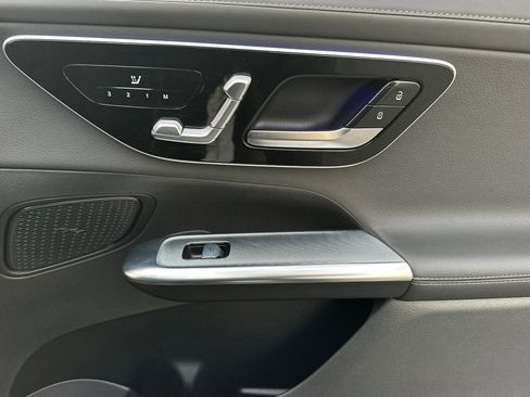 Certified 2025 Mercedes-Benz GLC 300 4MATIC image 33