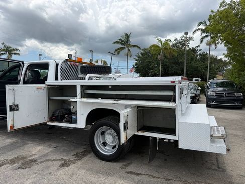 Used 2017 RAM 5500 Tradesman w/ Payload Upgrade Package AWD/4WD image 4