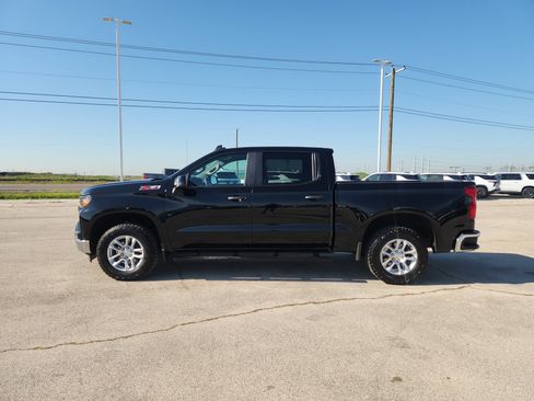 Used 2025 Chevrolet Silverado 1500 W/T w/ WT Value Package AWD/4WD image 4