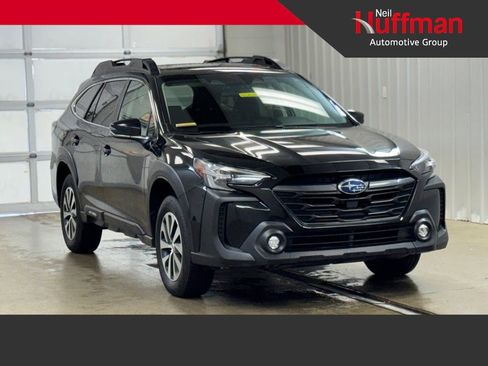 Used 2024 Subaru Outback Premium image 1