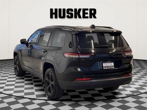 Used 2023 Jeep Grand Cherokee L Laredo image 7