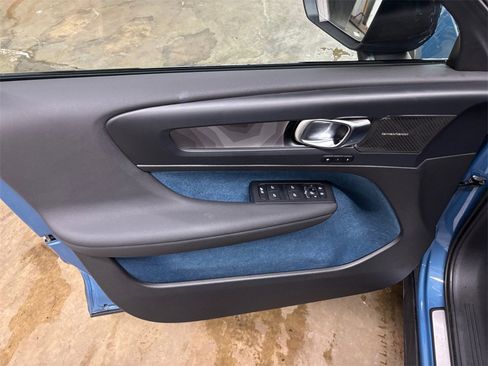 Certified 2023 Volvo XC40 Recharge Ultimate w/ Protection Package Premier image 11