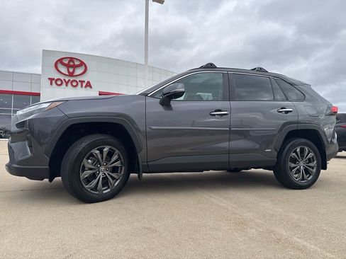 Used 2023 Toyota RAV4 Limited AWD/4WD image 5