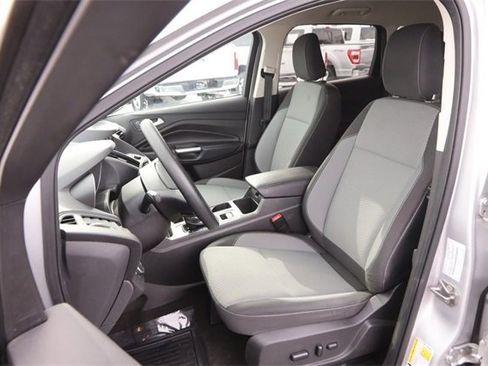 Used 2019 Ford Escape SE image 8