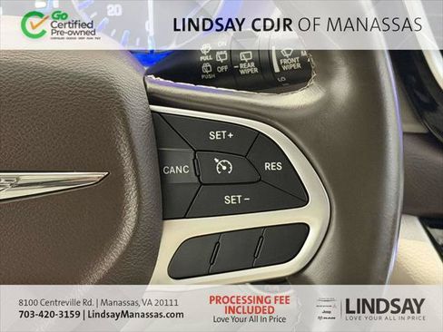 Certified 2017 Chrysler Pacifica Touring-L w/ Tire & Wheel Group FWD image 31