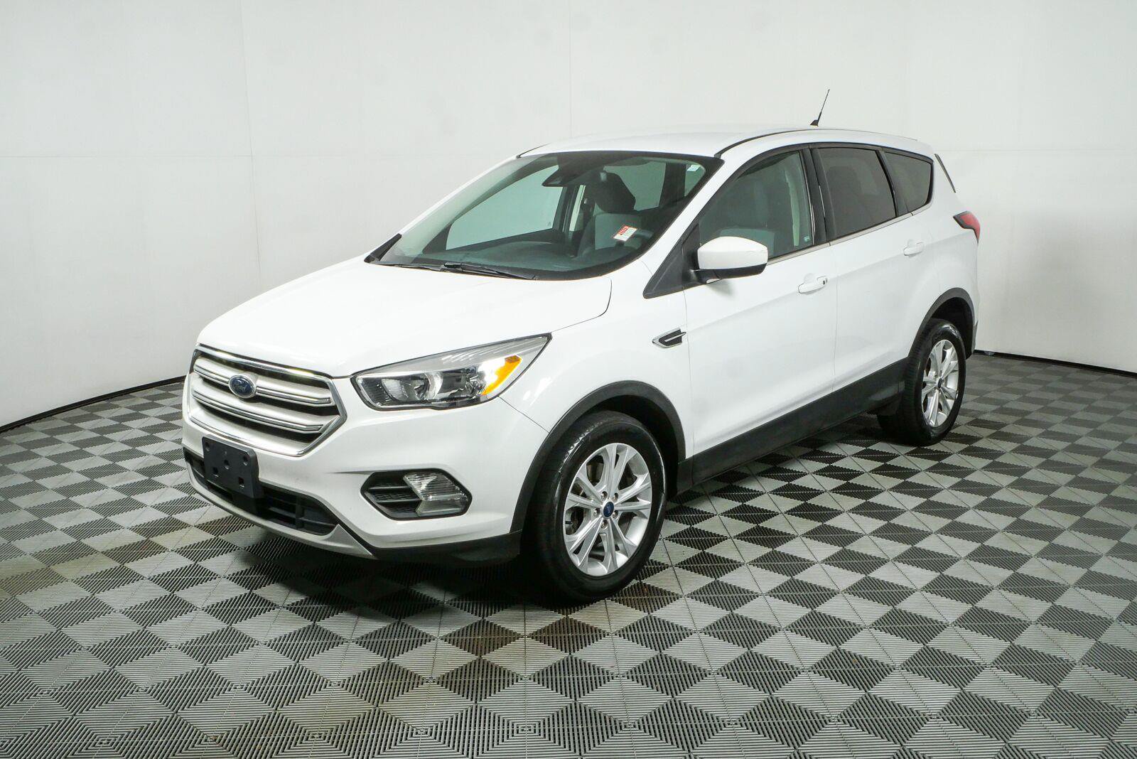 Used 2019 Ford Escape SE FWD image 23