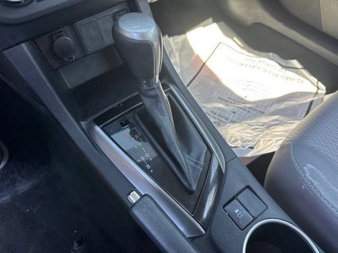 Used 2014 Toyota Corolla LE FWD image 19