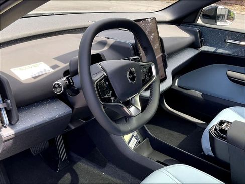 New 2026 Volvo EX30 Ultra w/ Climate Package image 8