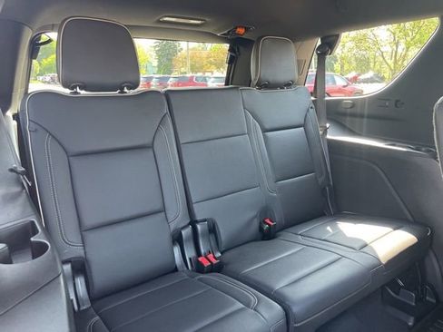 Used 2023 GMC Yukon SLT w/ SLT Premium Package AWD/4WD image 39