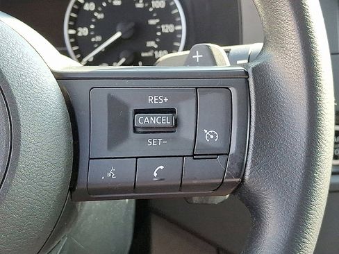 Used 2024 Nissan Pathfinder S image 22