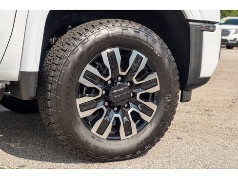 New 2026 GMC Sierra 2500 Denali Ultimate AWD/4WD image 10