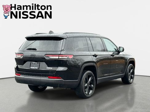 Used 2023 Jeep Grand Cherokee L Laredo image 2