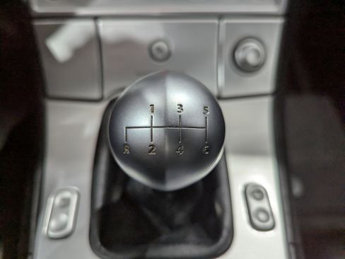 Used 2005 Chrysler Crossfire Limited image 16