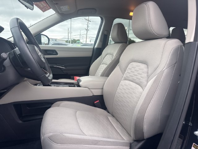 Certified 2025 Nissan Pathfinder SV AWD/4WD image 13