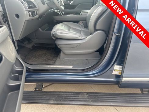 Used 2018 Lincoln Navigator Reserve w/ Technology Package image 10