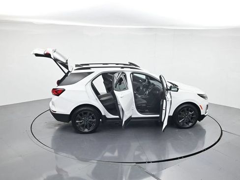 Used 2022 Chevrolet Equinox RS w/ LPO, Floor Liner Package FWD image 46