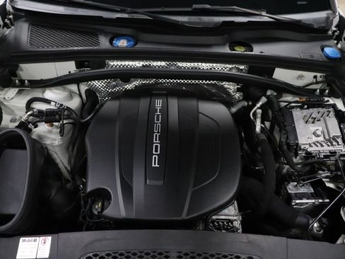 Used 2020 Porsche Macan image 26