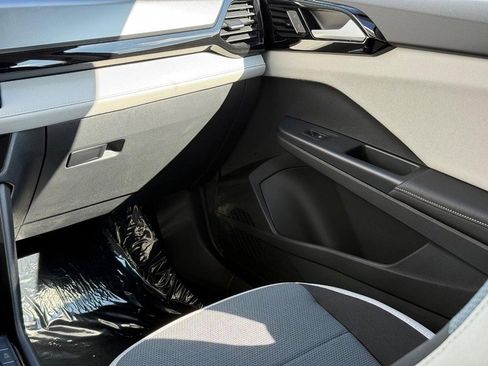 New 2025 Volkswagen Taos S image 10