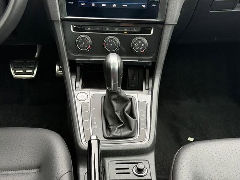 Used 2019 Volkswagen Golf Alltrack SE image 13