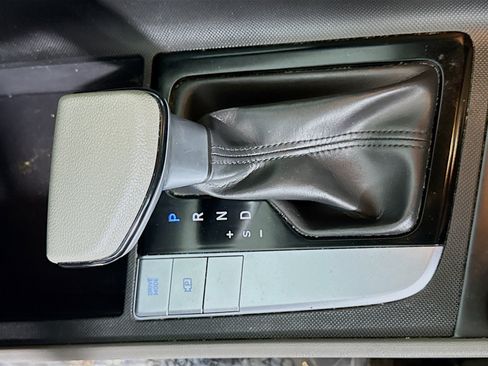 Used 2024 Hyundai Elantra SE image 20