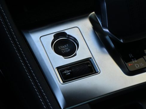 Used 2025 Jaguar F-PACE R-Dynamic S image 23