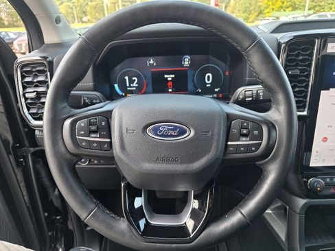 Used 2024 Ford Ranger Lariat w/ FX4 Off-Road Package image 17