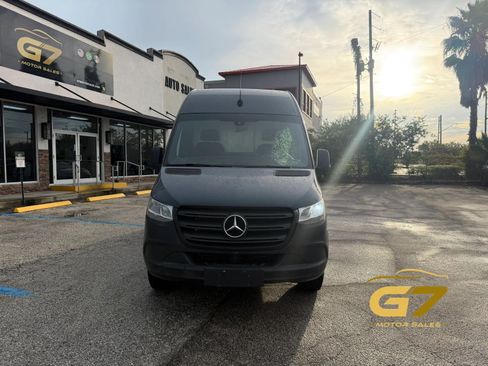 Used 2019 Mercedes-Benz Sprinter 170 image 2
