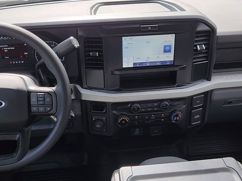 New 2025 Ford F550 4x4 Crew Cab image 19