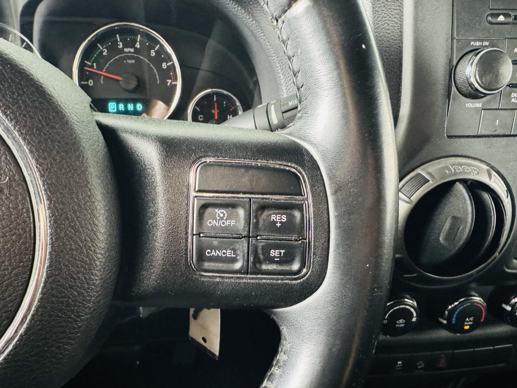 Used 2018 Jeep Wrangler Unlimited Sport w/ Connectivity Group AWD/4WD image 10