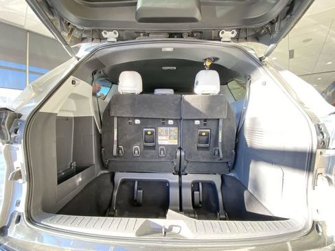 Used 2022 Toyota Sienna XSE AWD/4WD image 28