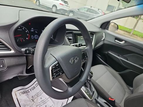 Used 2018 Hyundai Accent SE FWD image 18