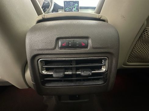 Used 2021 Lincoln Corsair FWD w/ Premium Package image 28