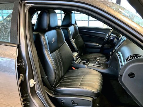 Used 2014 Chrysler 300 S AWD/4WD image 8